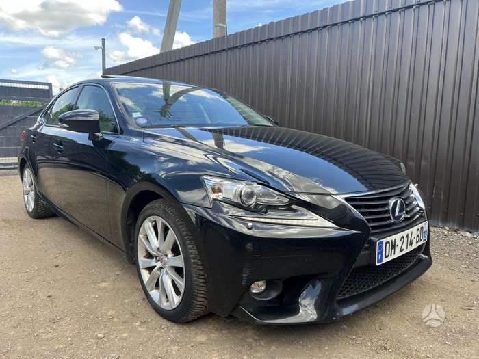 Lexus IS 300h, hatchback