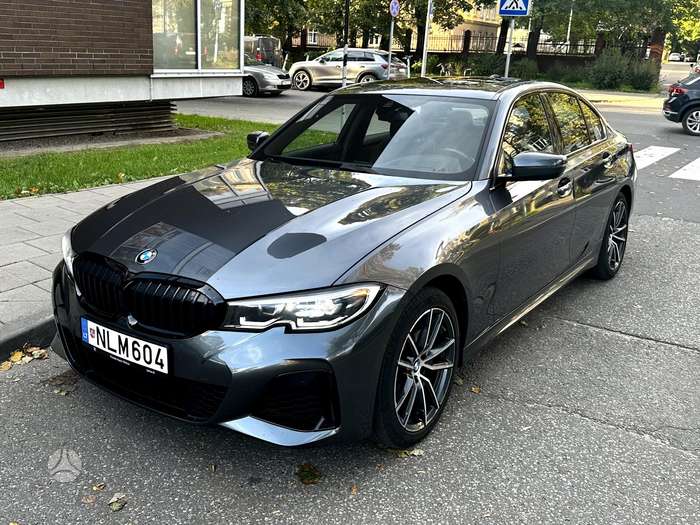 BMW 330, 2.0 l., Седан