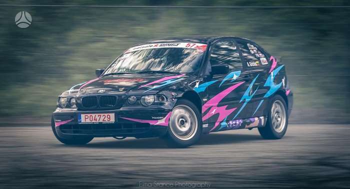 BMW 325, 2.5 l., hatchback