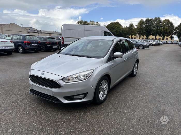 Ford Focus, sedanas