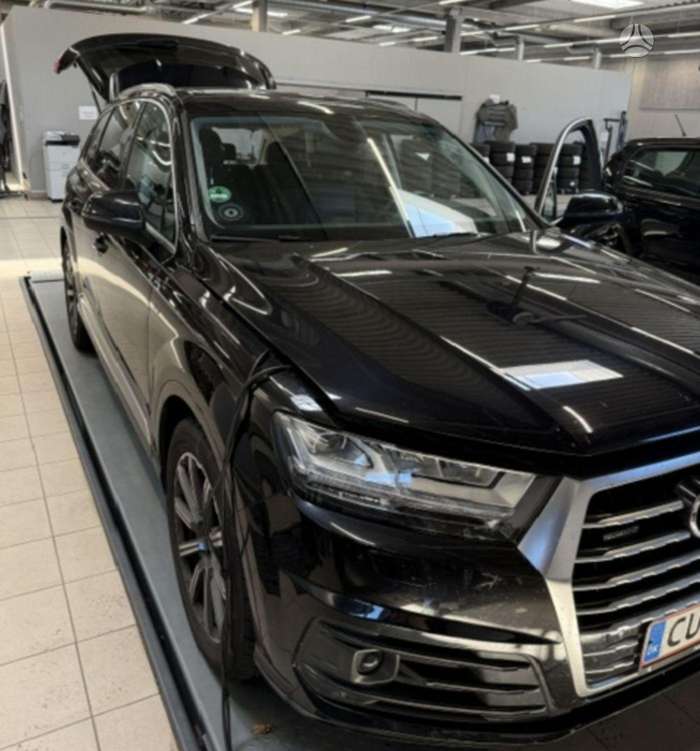 Audi Q7, 3.0 l., off-road / crossover