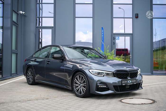BMW 330, 3.0 l., Седан