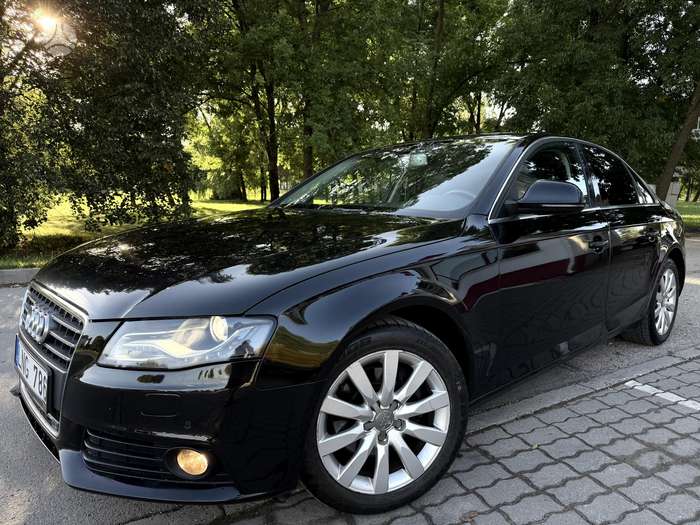 Audi A4, 2.0 l., Седан