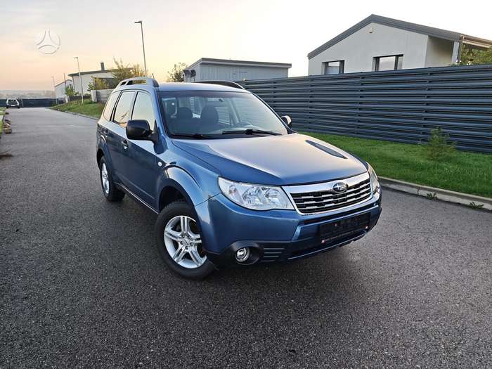Subaru Forester, 2.0 l., off-road / crossover