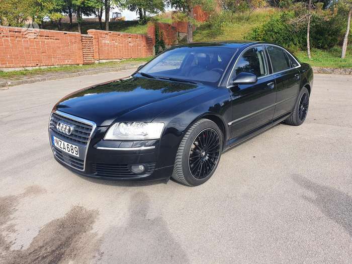 Audi A8, 4.2 l., sedanas