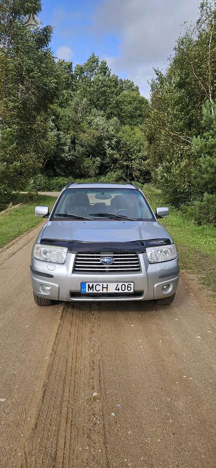 Subaru Forester, 2.0 l., off-road / crossover