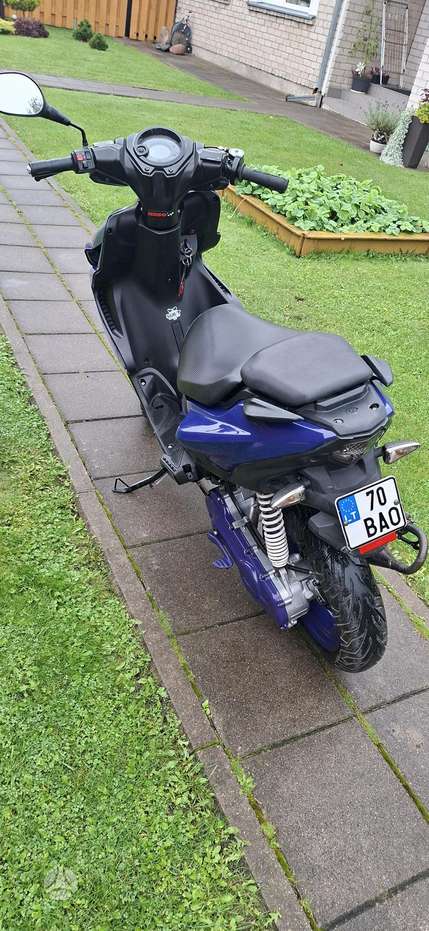 Yamaha Aerox 50cc, scooters / mopeds