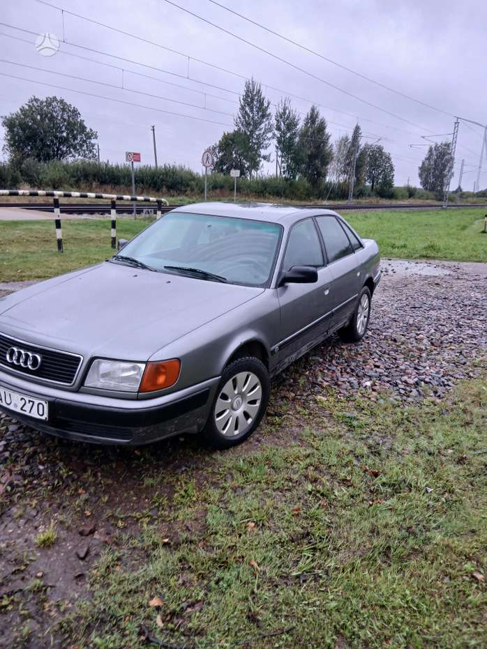 Audi 100, 2.4 l., Седан