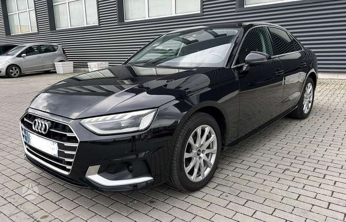 Audi A4, 2.0 l., Седан