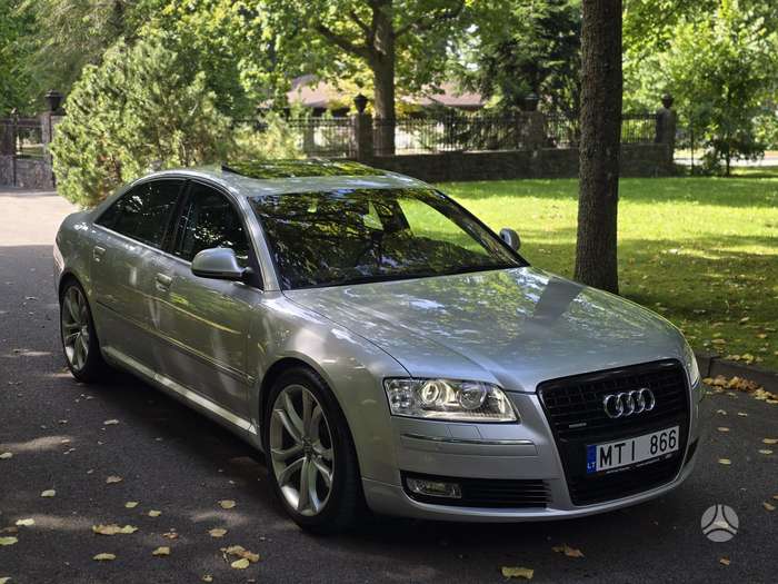 Audi A8, 4.2 l., sedanas