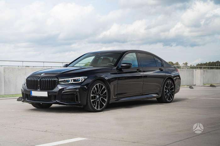 BMW 750, 4.4 l., Седан