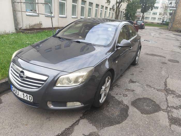 Opel Insignia, 2.0 l., Седан