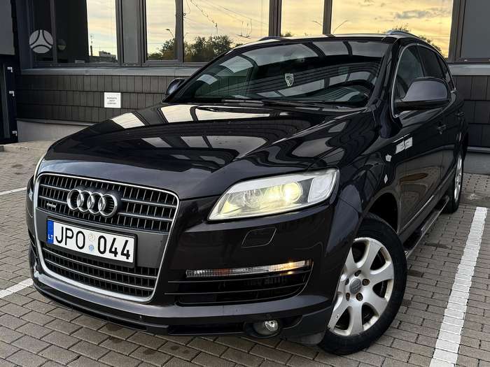 Audi Q7, off-road / crossover