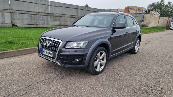Audi Q5, 2.0 l., off-road / crossover