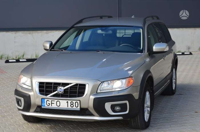 Volvo XC70, 2.4 l., wagon