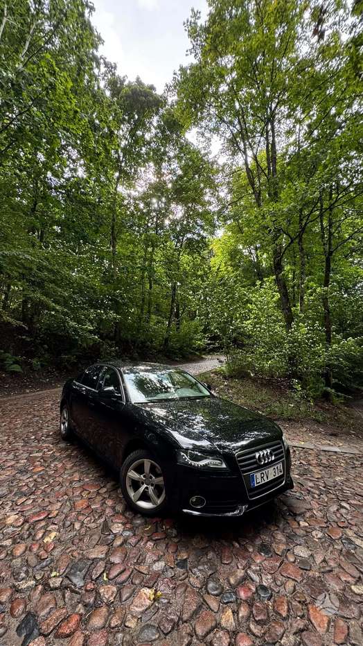 Audi A4, 2.0 l., Седан
