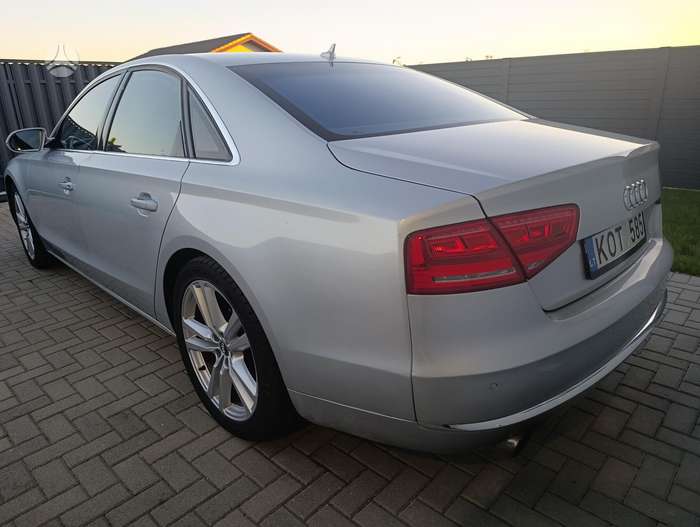 Audi A8, 4.2 l., Седан