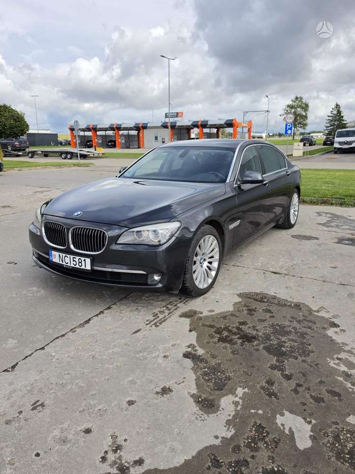 BMW 730, 3.0 l., Седан