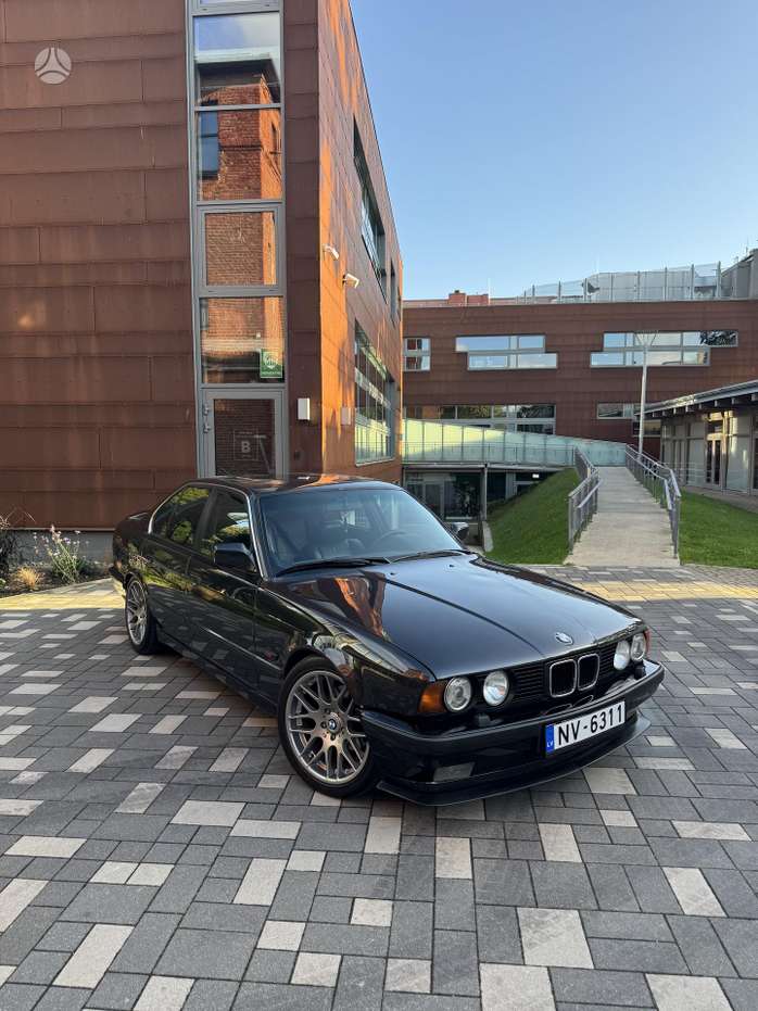 BMW 535, 3.4 l., Седан