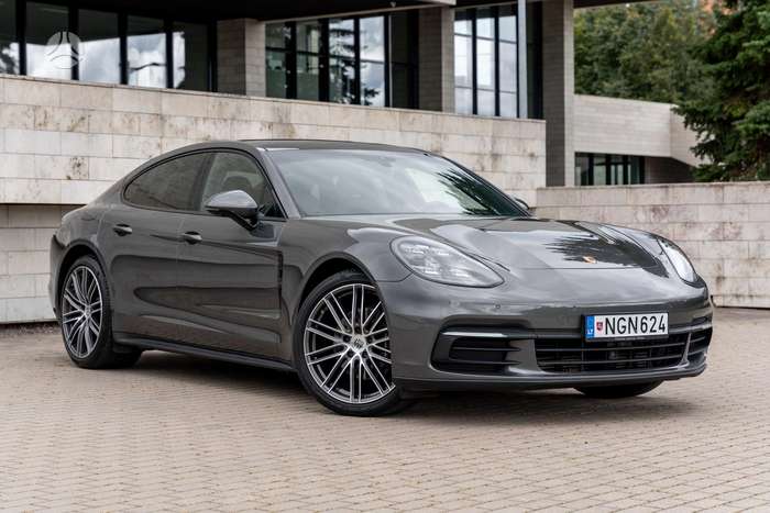 Porsche Panamera, 3.0 l., saloon / sedan