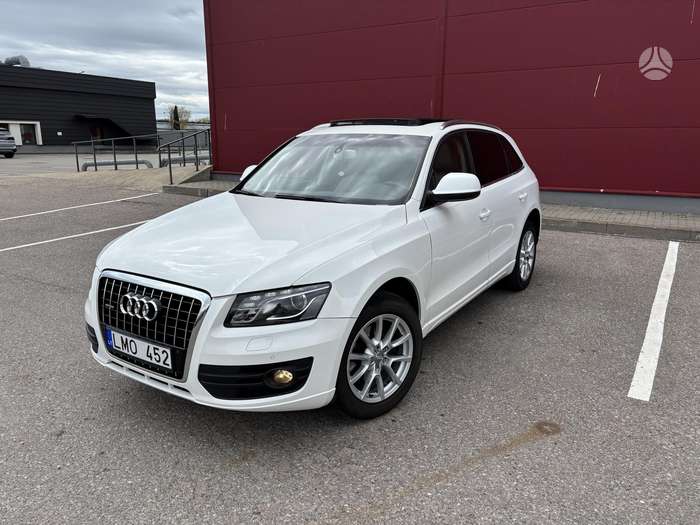Audi Q5, 2.0 l., off-road / crossover