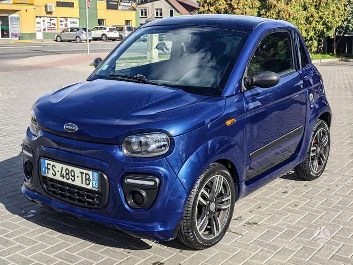 Microcar DUE, 0.5 l., Хэтчбек