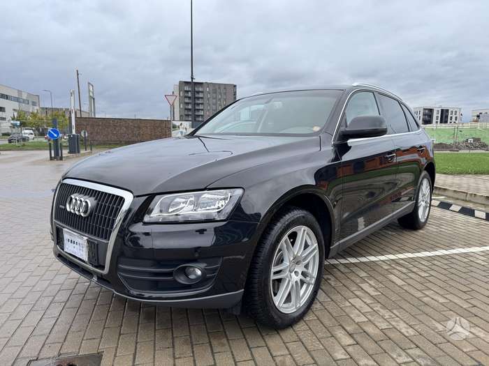 Audi Q5, 3.0 l., off-road / crossover