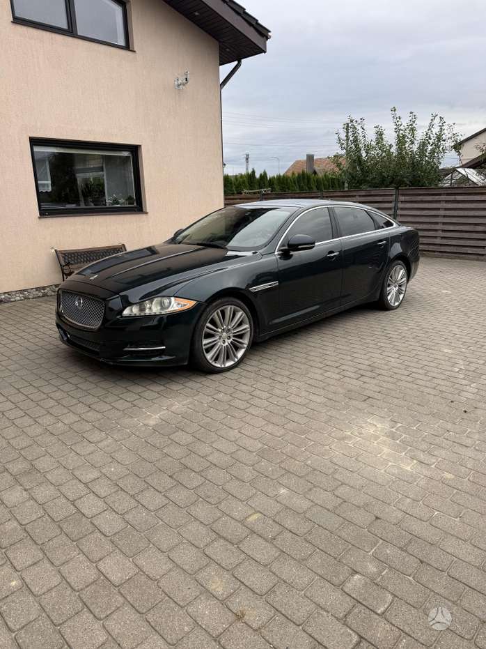 Jaguar XJ, 3.0 l., Седан