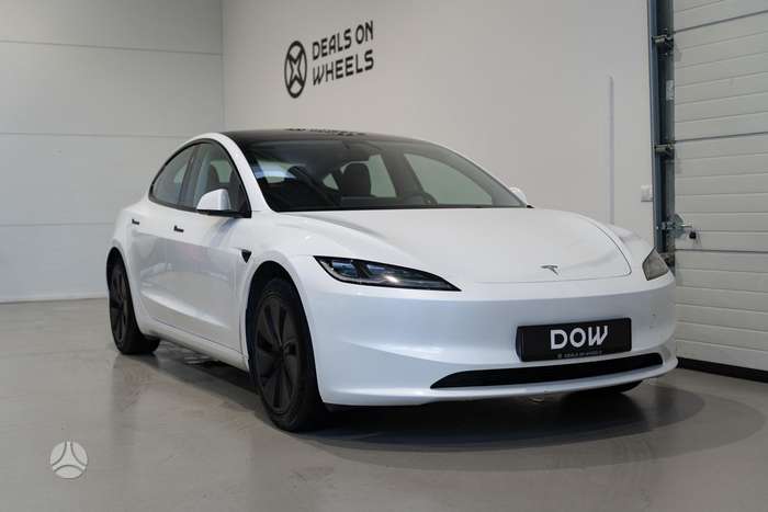 Tesla Model 3, 82 kWh, hatchback