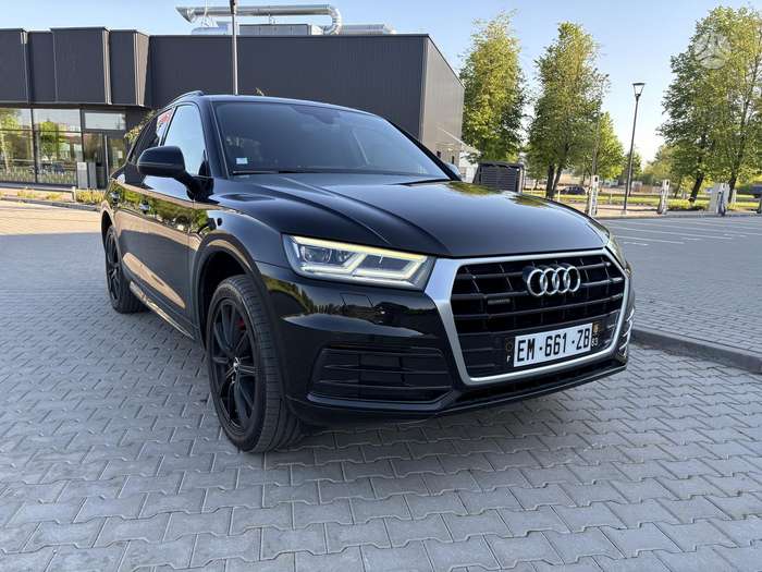 Audi Q5, 2.0 l., off-road / crossover
