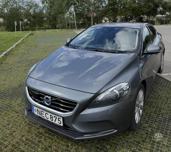 Volvo V40, 2.0 l., hatchback