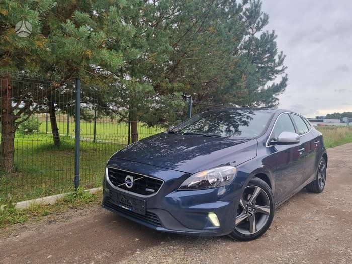 Volvo V40, 1.6 l., hatchback