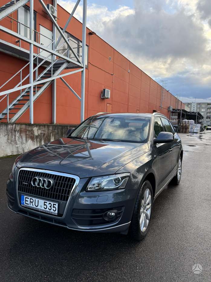 Audi Q5, 2.0 l., off-road / crossover
