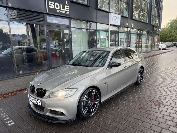 BMW 330, 3.0 l., Седан