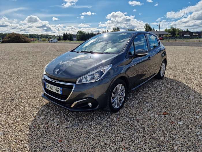 Peugeot 208, 1.2 l., hatchback