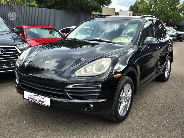 Porsche Cayenne, 4.8 l., off-road / crossover