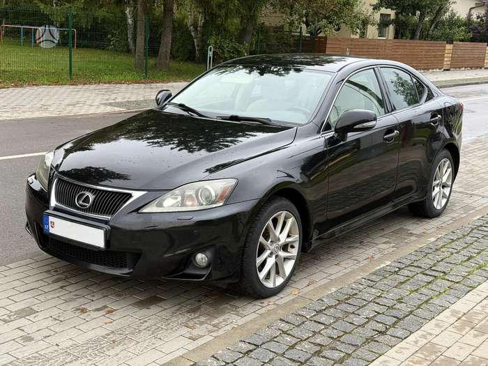 Lexus IS 220, 2.2 l., sedanas