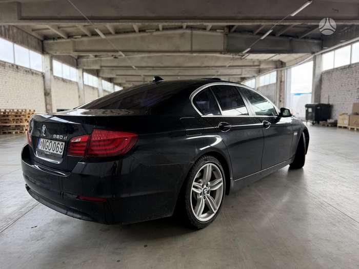 BMW 520, 2.0 l., Седан