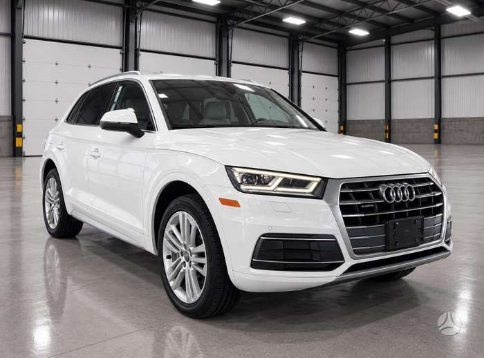 Audi Q5, 2.0 l., off-road / crossover