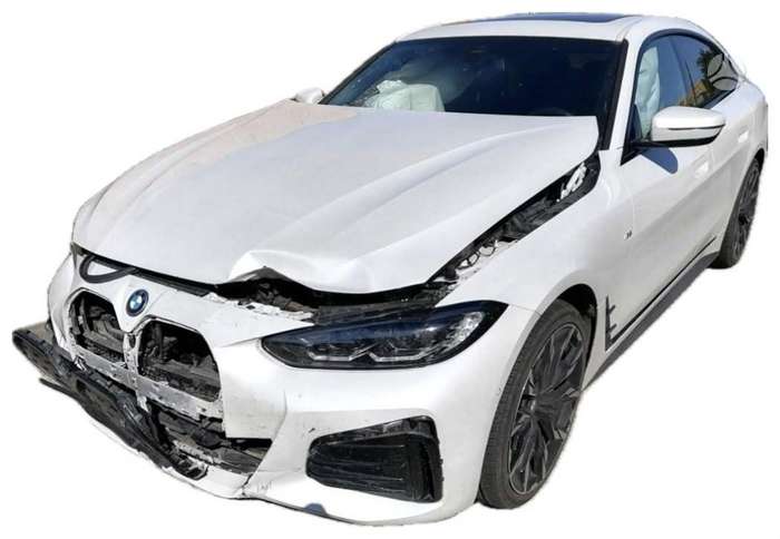 BMW i4, 84 kWh, coupe