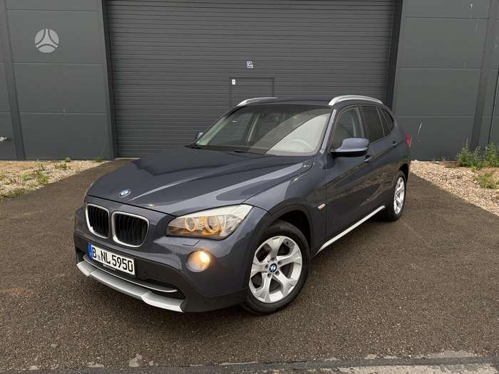 BMW X1, 2.0 l., off-road / crossover