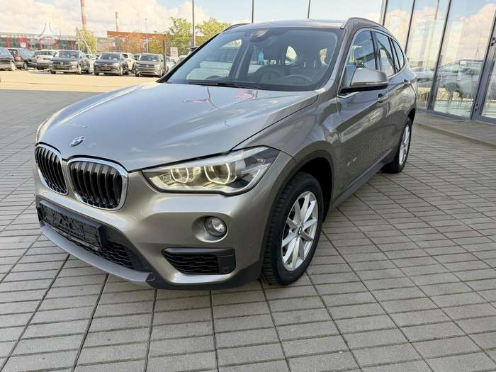 BMW X1, 2.0 l., off-road / crossover