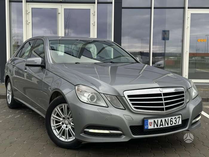 Mercedes-Benz E200, 2.1 l., Седан