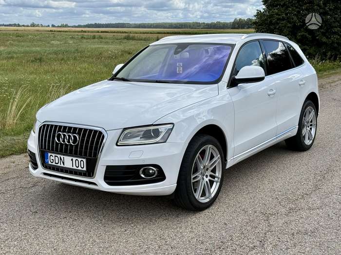 Audi Q5, 2.0 l., off-road / crossover