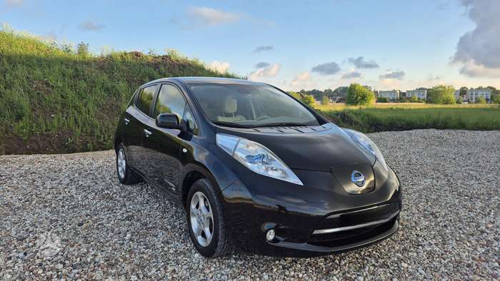 Nissan Leaf, 24 кВт·ч, Хэтчбек