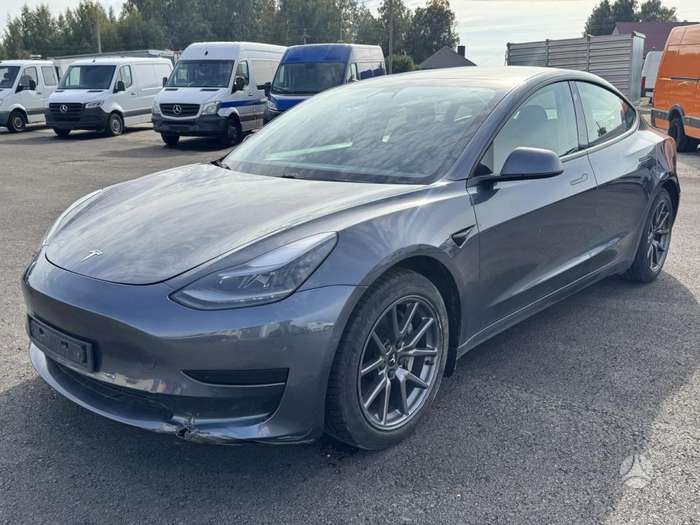 Tesla Model 3, 62 kWh, hatchback