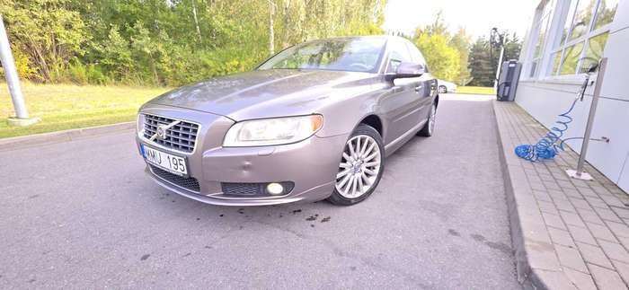 Volvo V70, 2.4 l., Седан