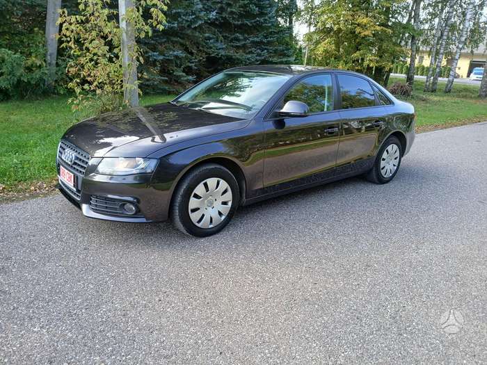 Audi A4, 2.0 l., Седан