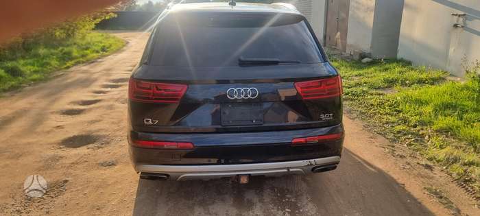 Audi Q7, 3.0 l., off-road / crossover