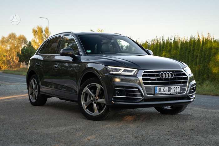 Audi Q5, 2.0 l., off-road / crossover